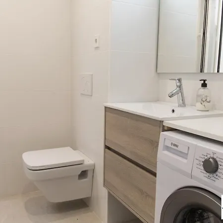 Yourhouse Es Niu, In Puerto De