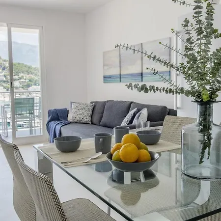 Yourhouse Es Niu, In Puerto De *